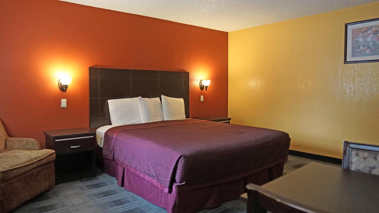 Travel Plaza Inn Compton Eksteriør billede