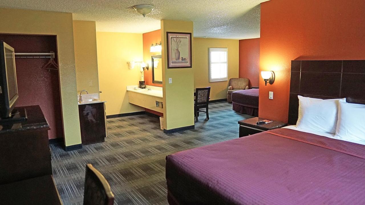 Travel Plaza Inn Compton Eksteriør billede
