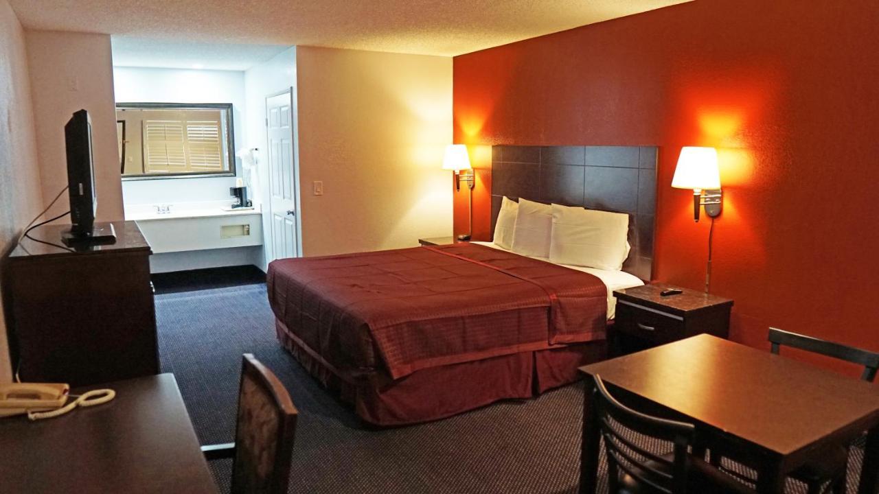 Travel Plaza Inn Compton Eksteriør billede