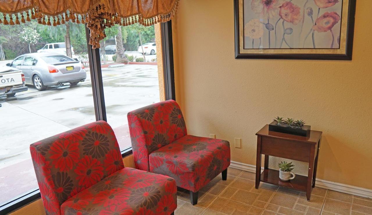 Travel Plaza Inn Compton Eksteriør billede