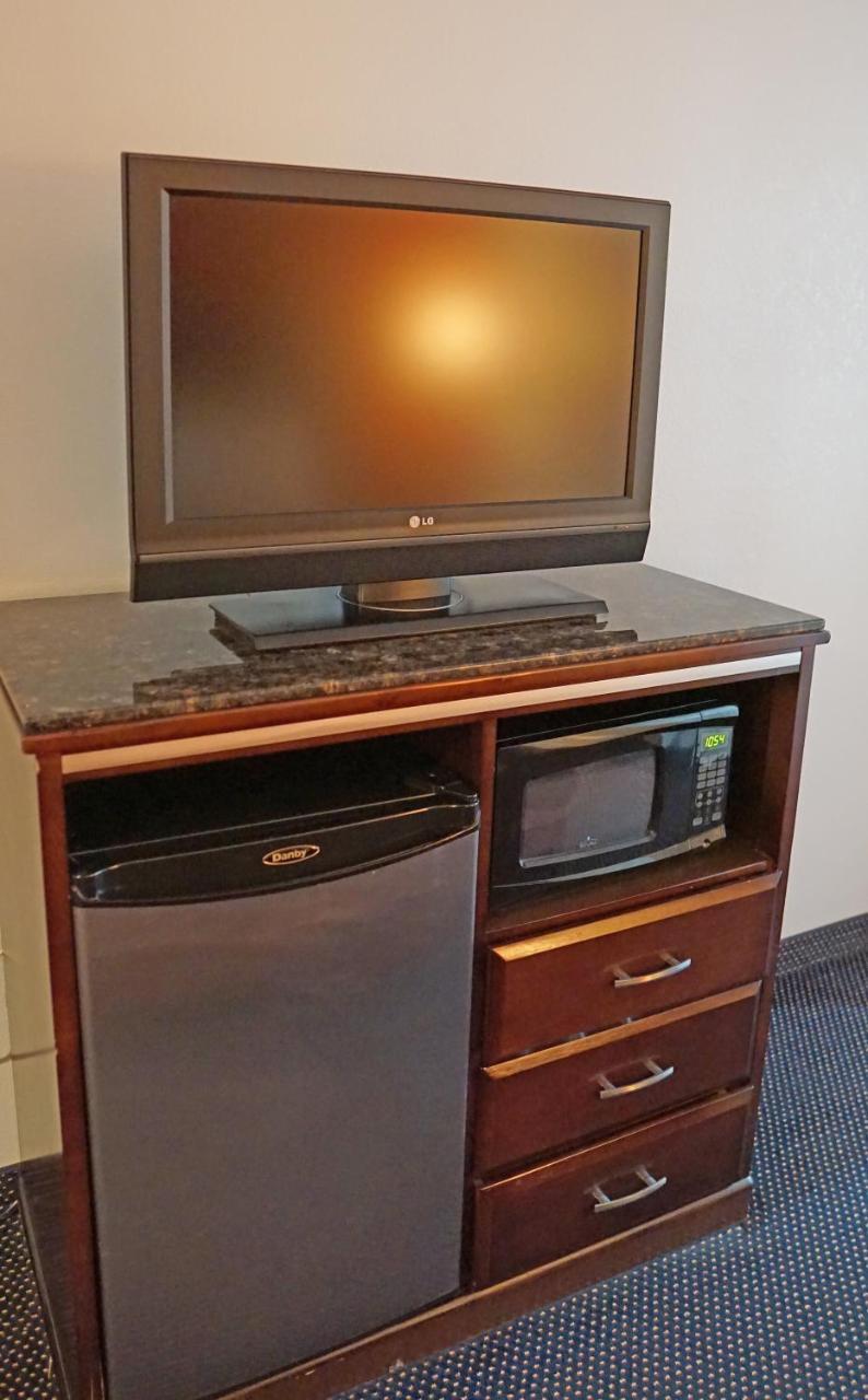 Travel Plaza Inn Compton Eksteriør billede