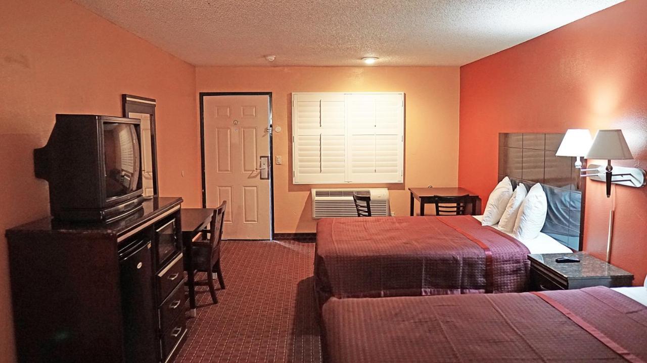 Travel Plaza Inn Compton Eksteriør billede