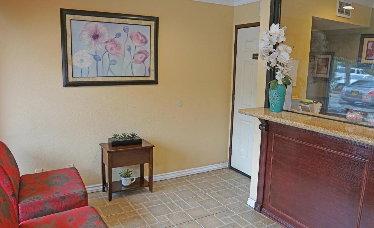 Travel Plaza Inn Compton Eksteriør billede